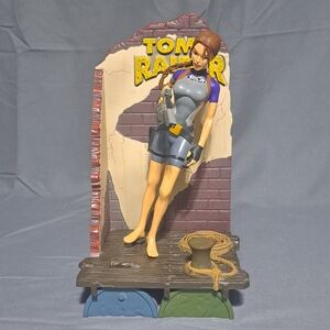 VTG 1999 Playmates Toys Tomb Raider Lara Croft In Wet Suit Action figure